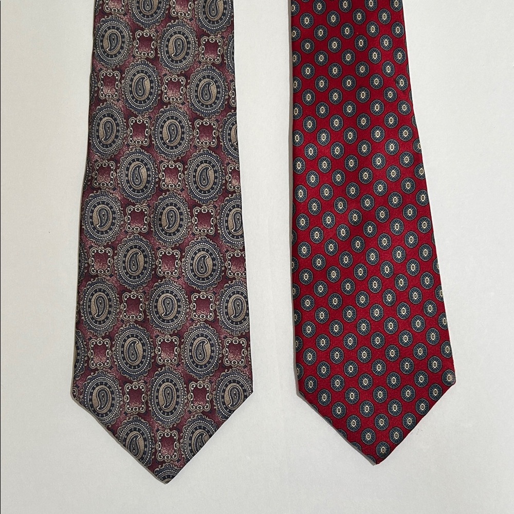 Johnny Carson vintage Elegant Paisley and Geometric Patterned Ties. Set of 2. - Picture 1 of 10
